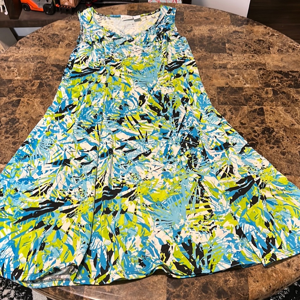 Fun sun dress! Petite Medium